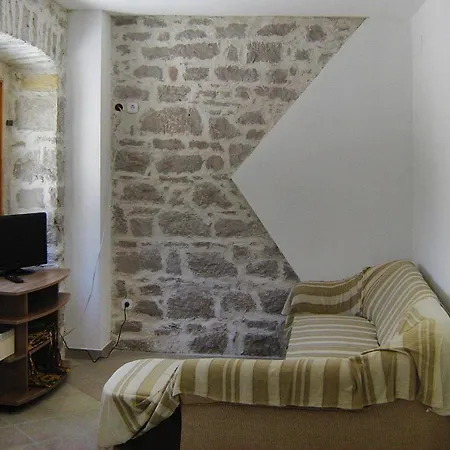 Happy Apartments, Daire *